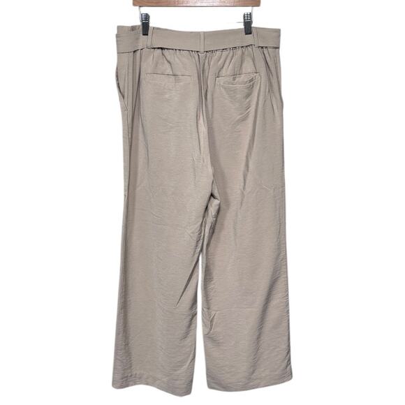 LOFT Beige Cropped Relaxed Fit Pants with Belt - Size Medium - Picture 4 of 5